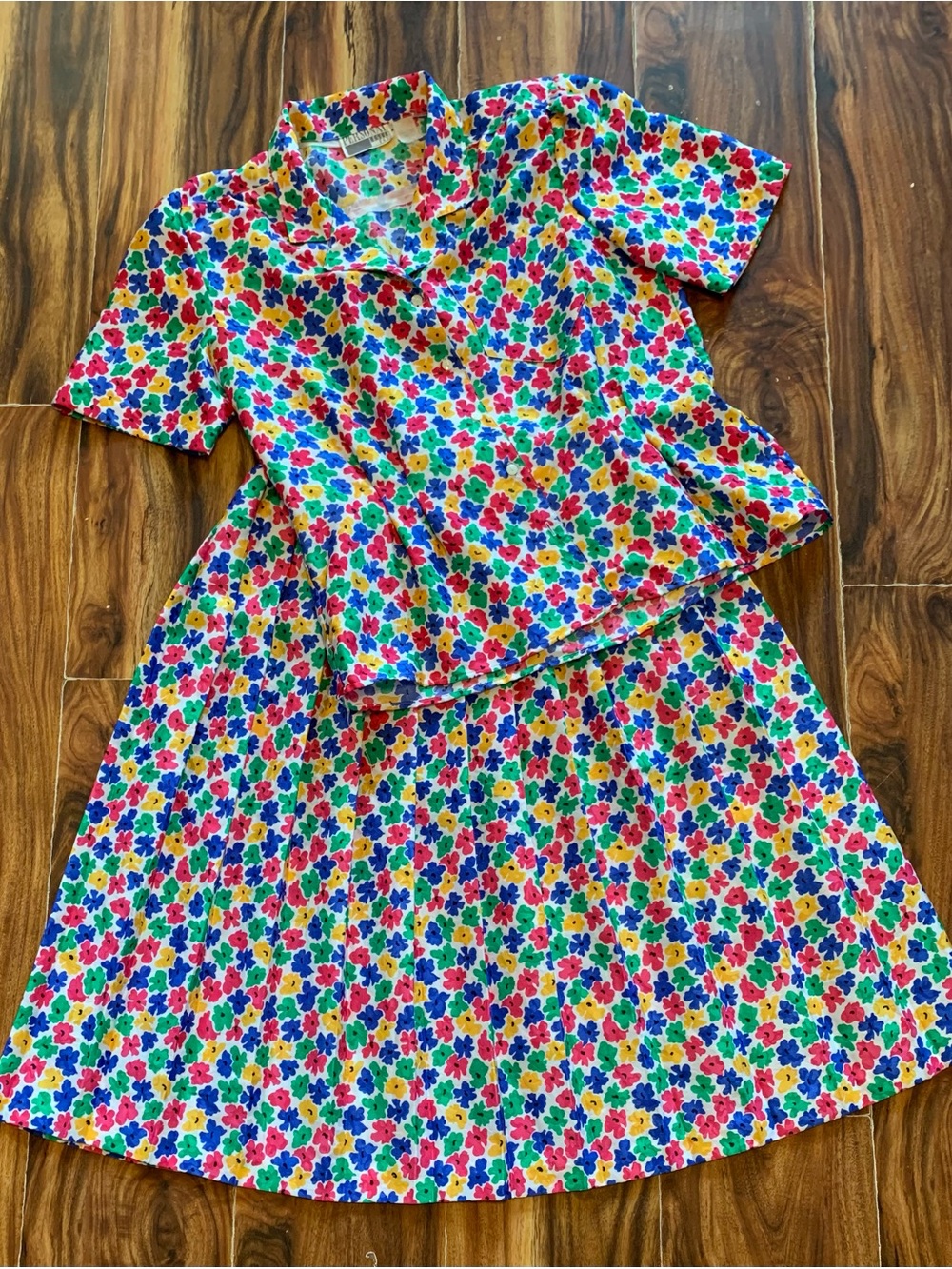 Vintage Leslie Fay Colorful Skirt Set.            3340